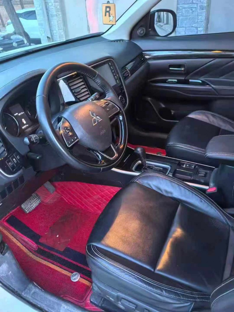 保定20年三菱欧蓝德6