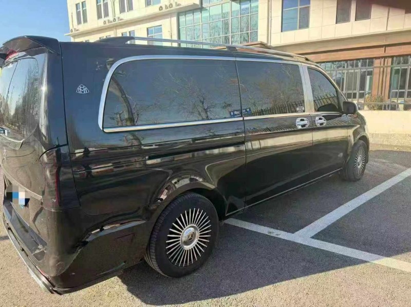 保定18年奔驰威霆8