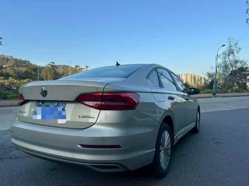 漳州19年大众朗逸8