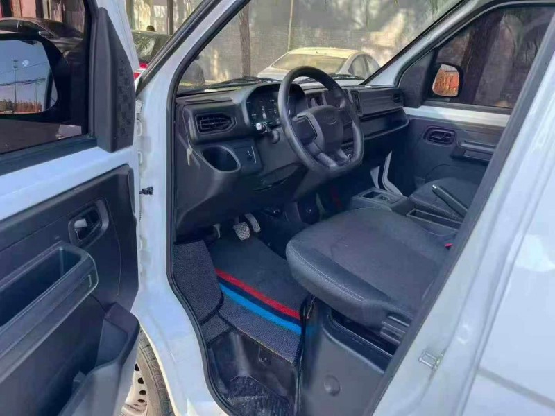 保定24年奇瑞江豚5