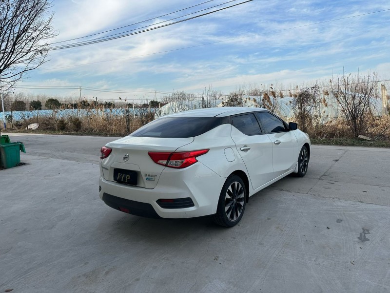 徐州18年日产蓝鸟4