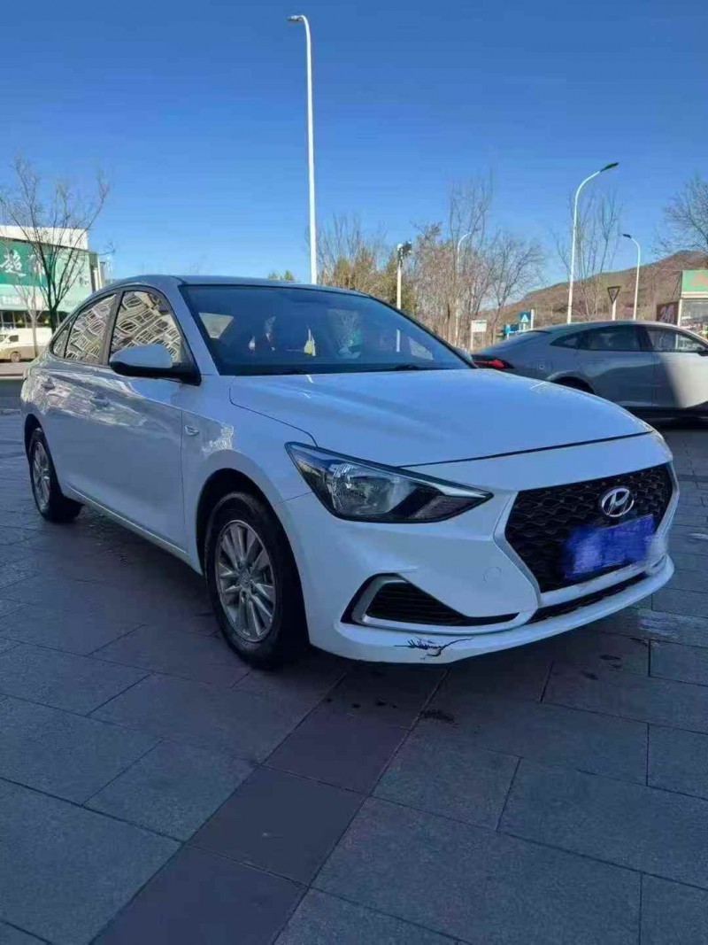 保定21年现代悦动2