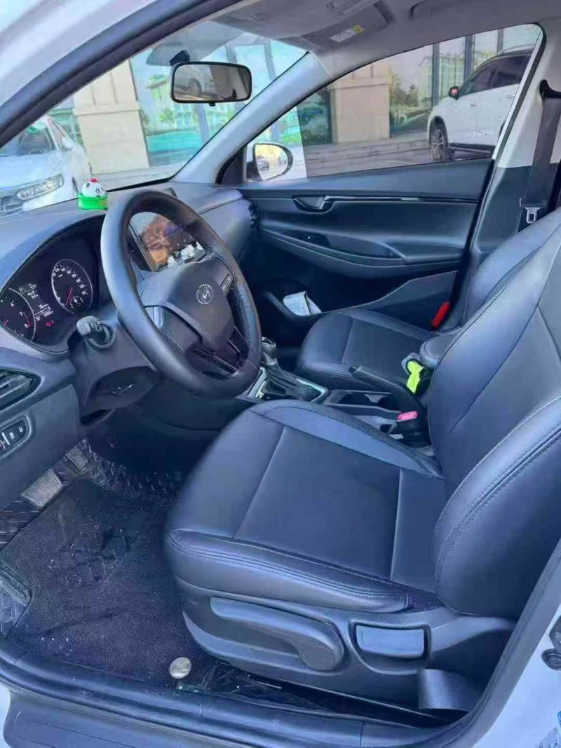 保定21年现代悦动6