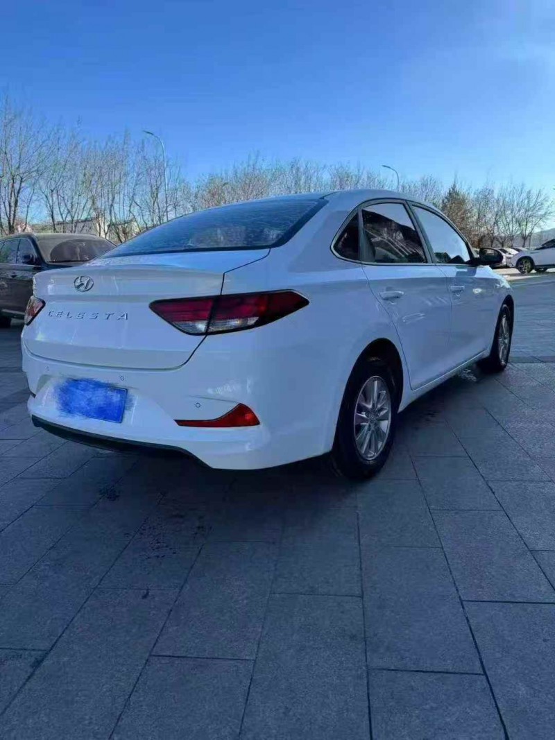 保定21年现代悦动7