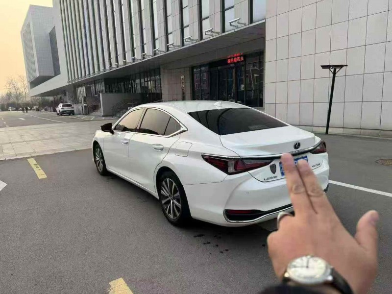 枣庄19年雷克萨斯ES7