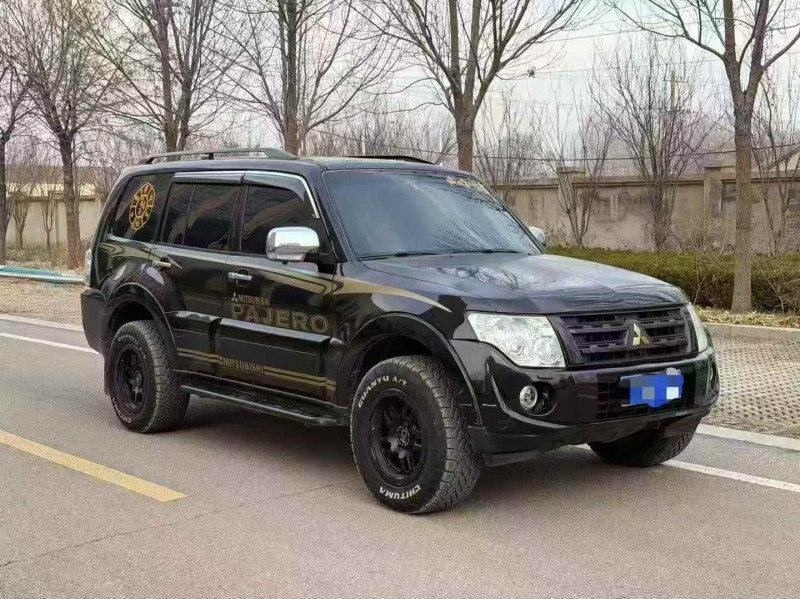 淄博13年三菱帕杰罗3