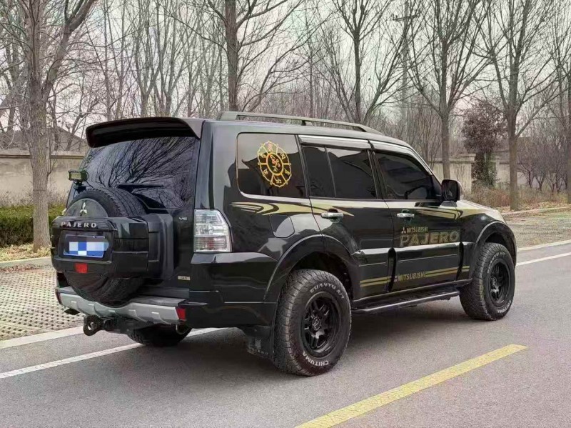 淄博13年三菱帕杰罗7