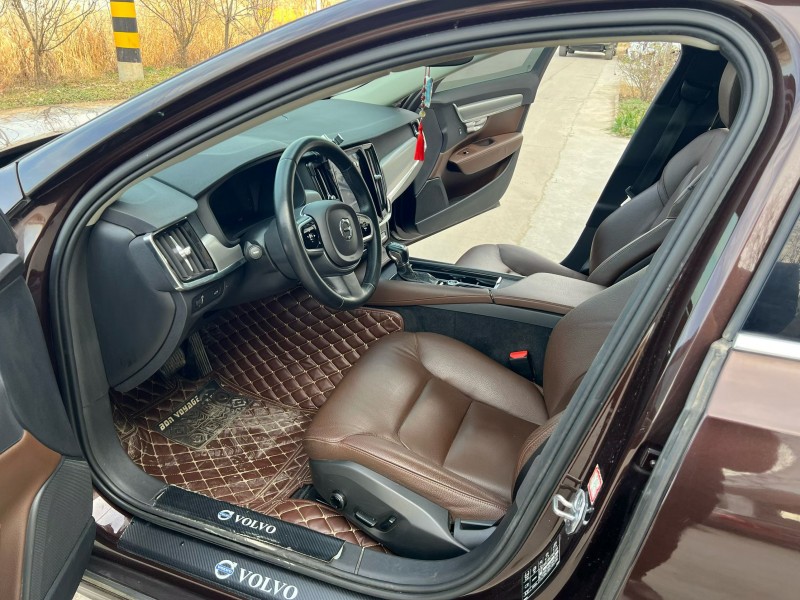 徐州19年沃尔沃S905