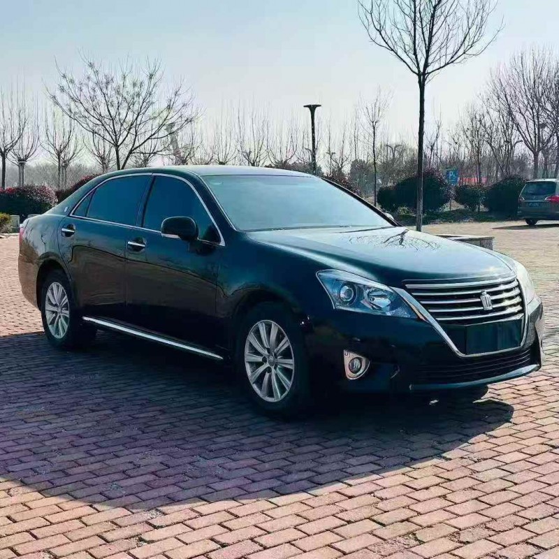 枣庄14年丰田皇冠2