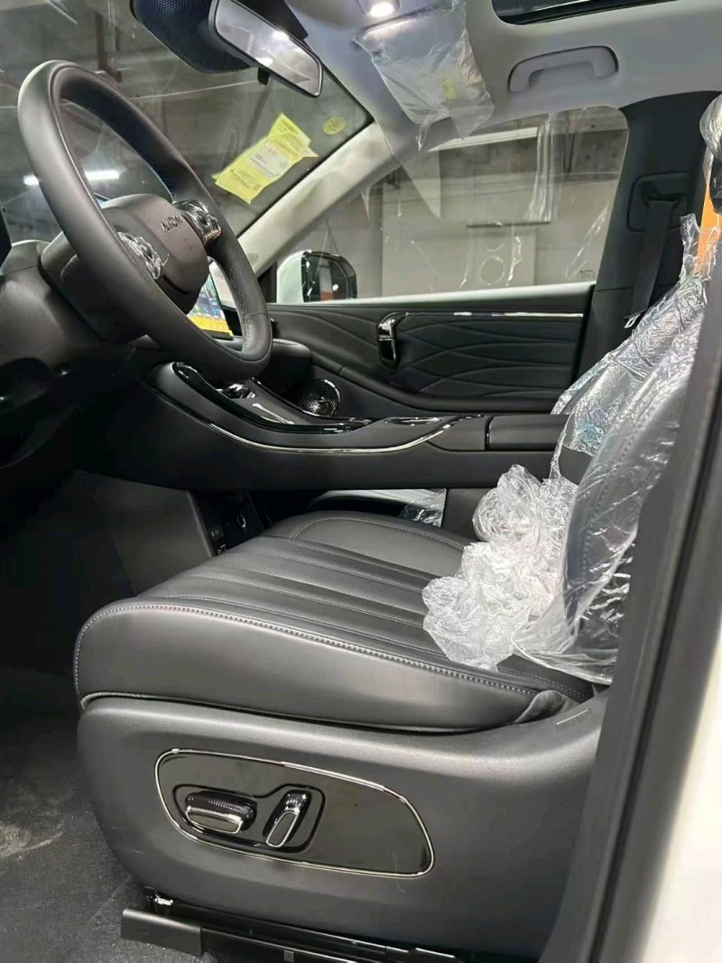 成都25年传祺埃安V5