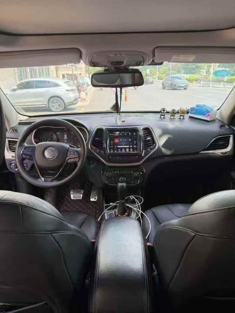 嘉兴16年Jeep自由光4