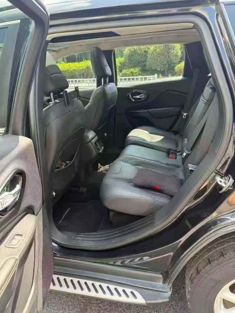 嘉兴16年Jeep自由光5