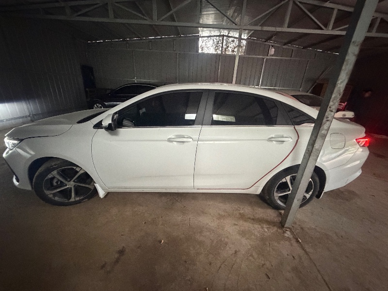 嘉兴22年吉利帝豪4