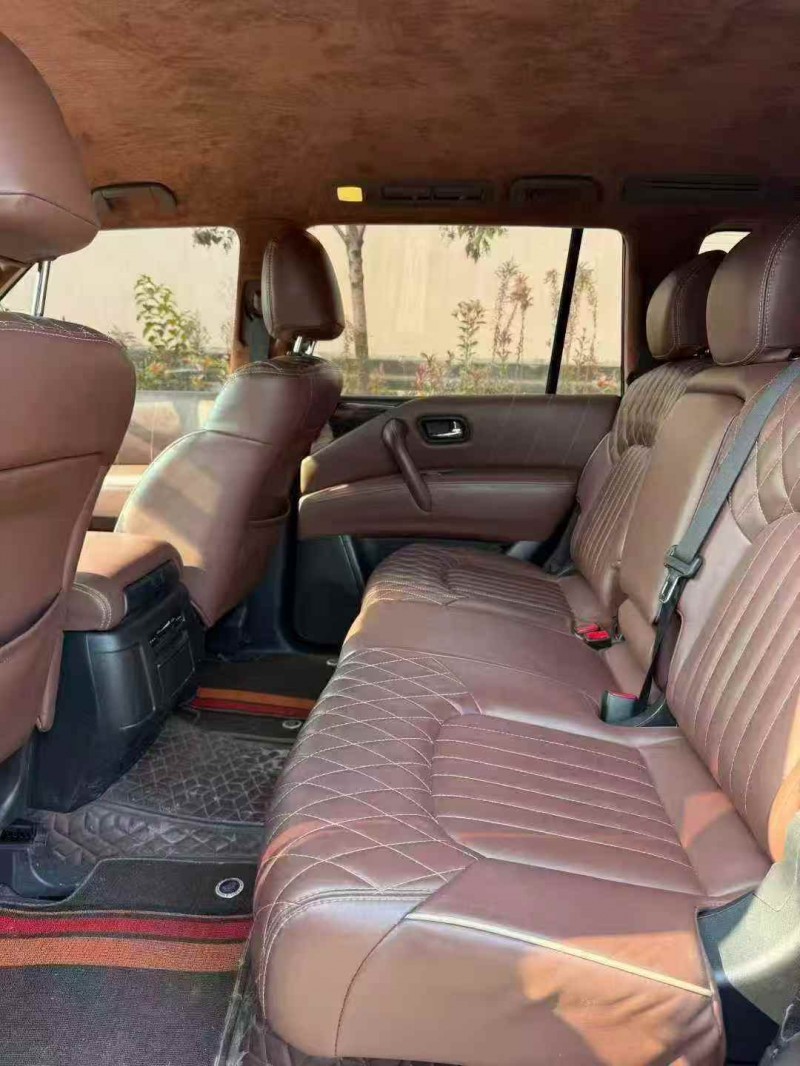 宜昌19年日产途乐5