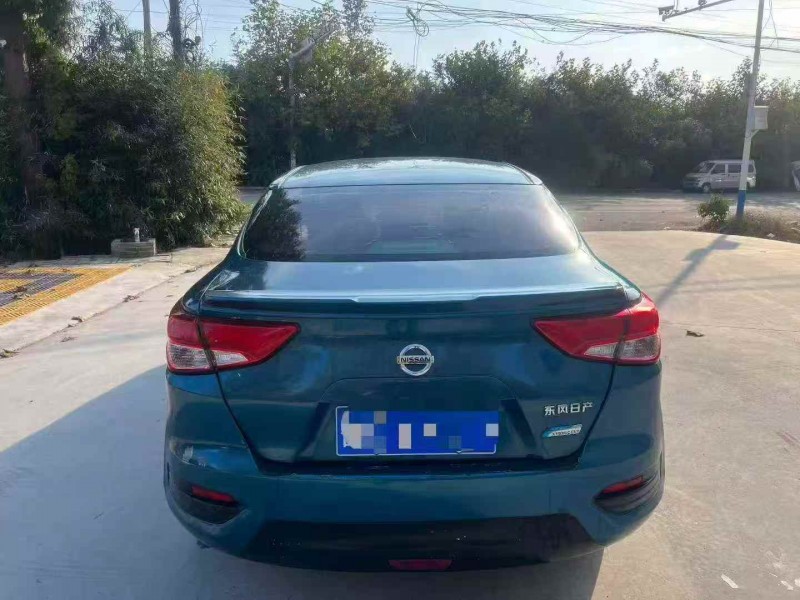 烟台18年日产天籁9