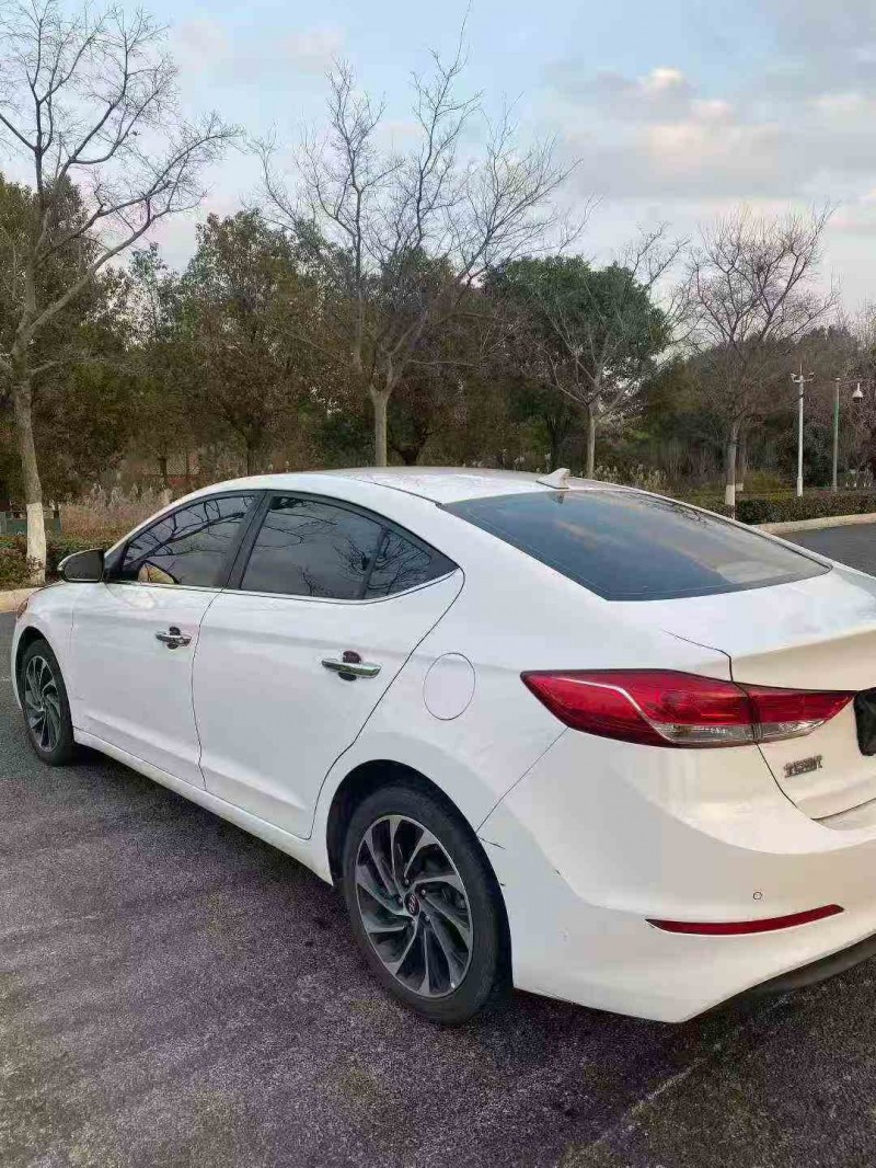 苏州19年现代领动8