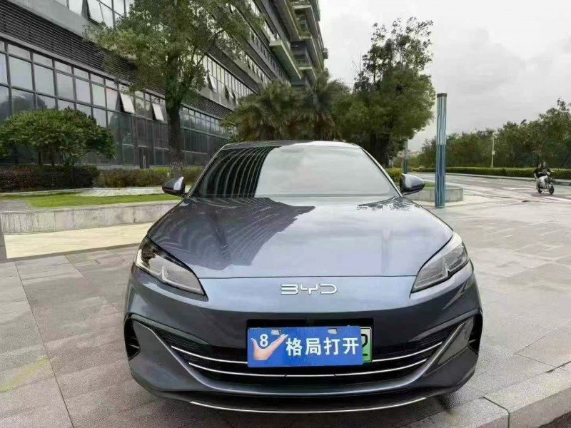 东莞25年比亚迪海豹1