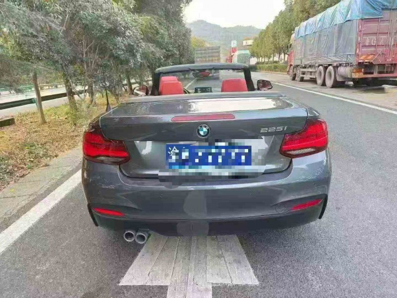 重庆21年宝马2系9