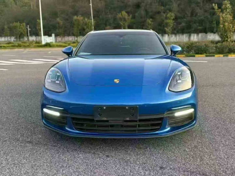 重庆19年保时捷帕拉梅拉1