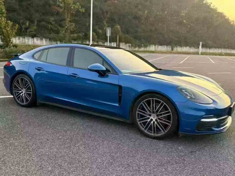 重庆19年保时捷帕拉梅拉3