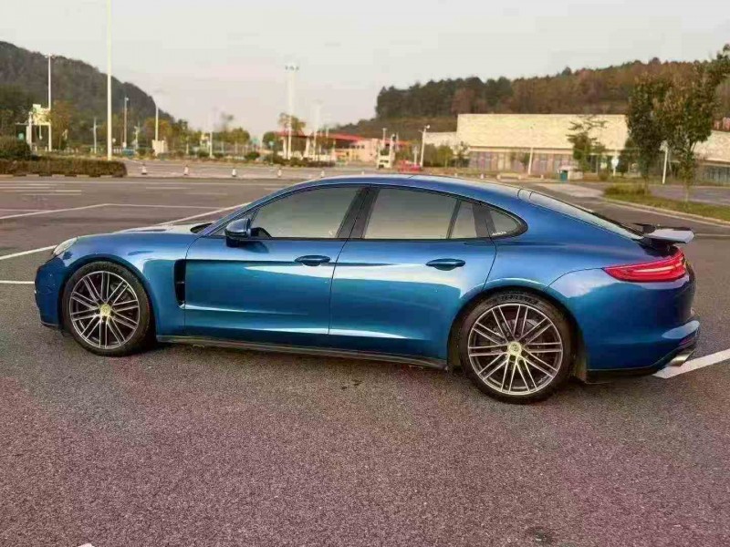 重庆19年保时捷帕拉梅拉8