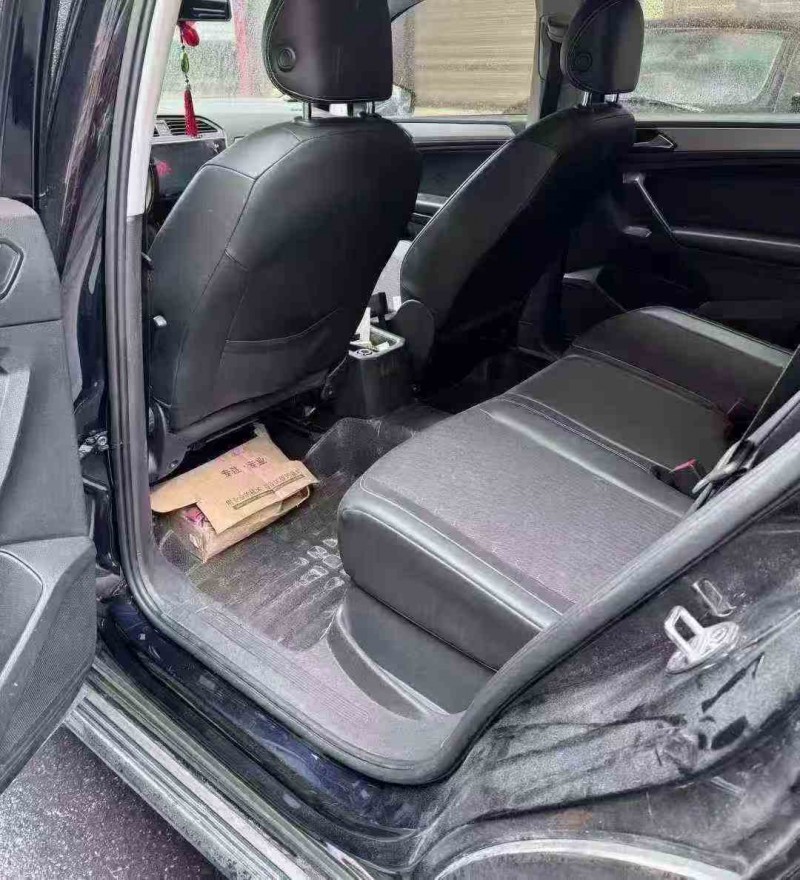 衡阳17年大众途观6