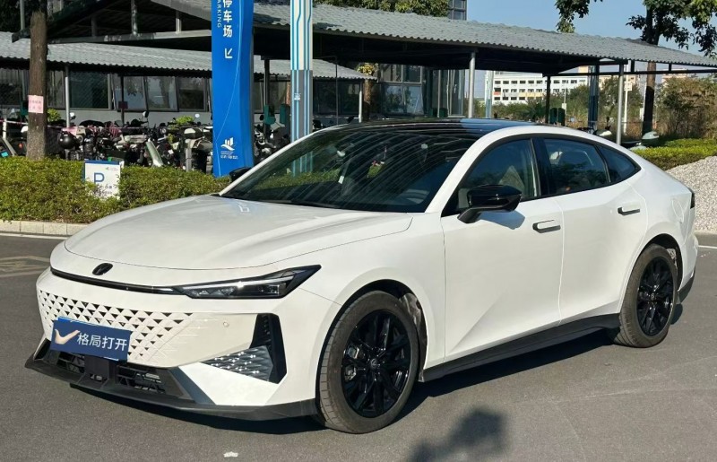 东莞25年长安汽车UNI3