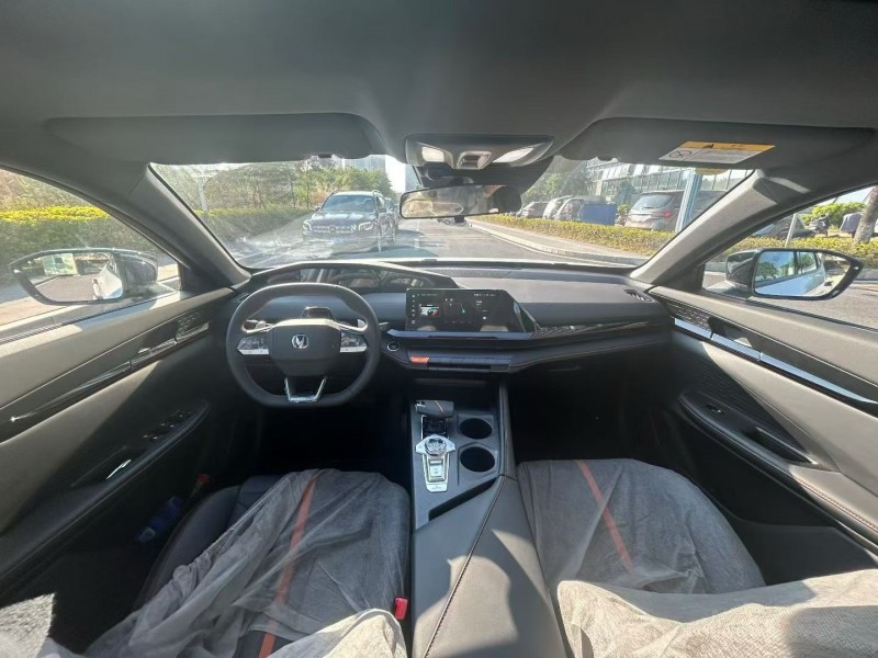 东莞25年长安汽车UNI6