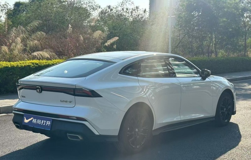 东莞25年长安汽车UNI7