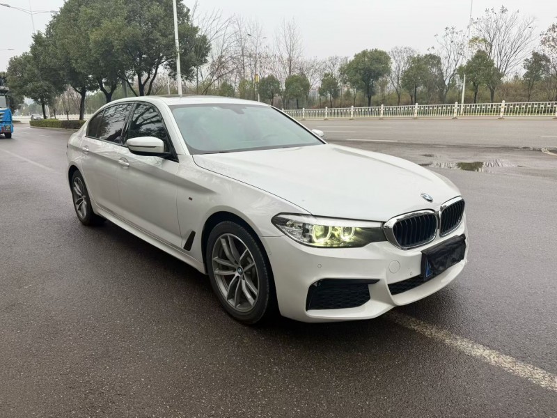 娄底18年宝马5系3