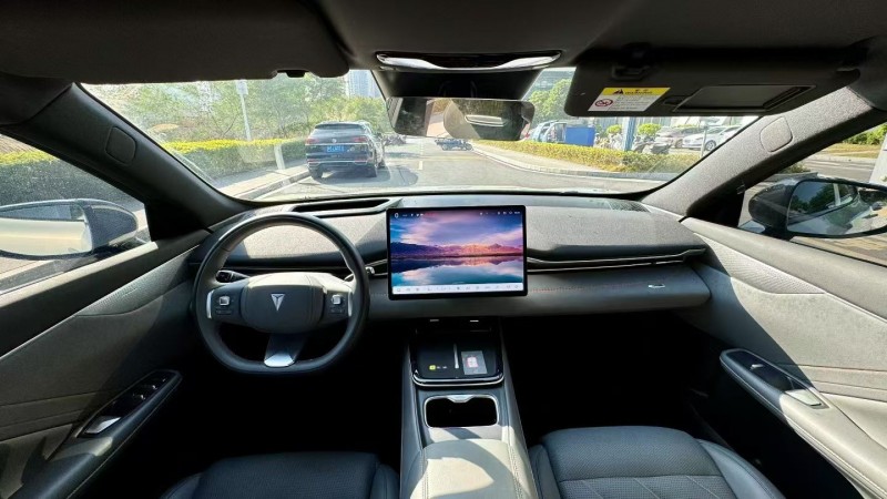 东莞25年长安汽车深蓝6