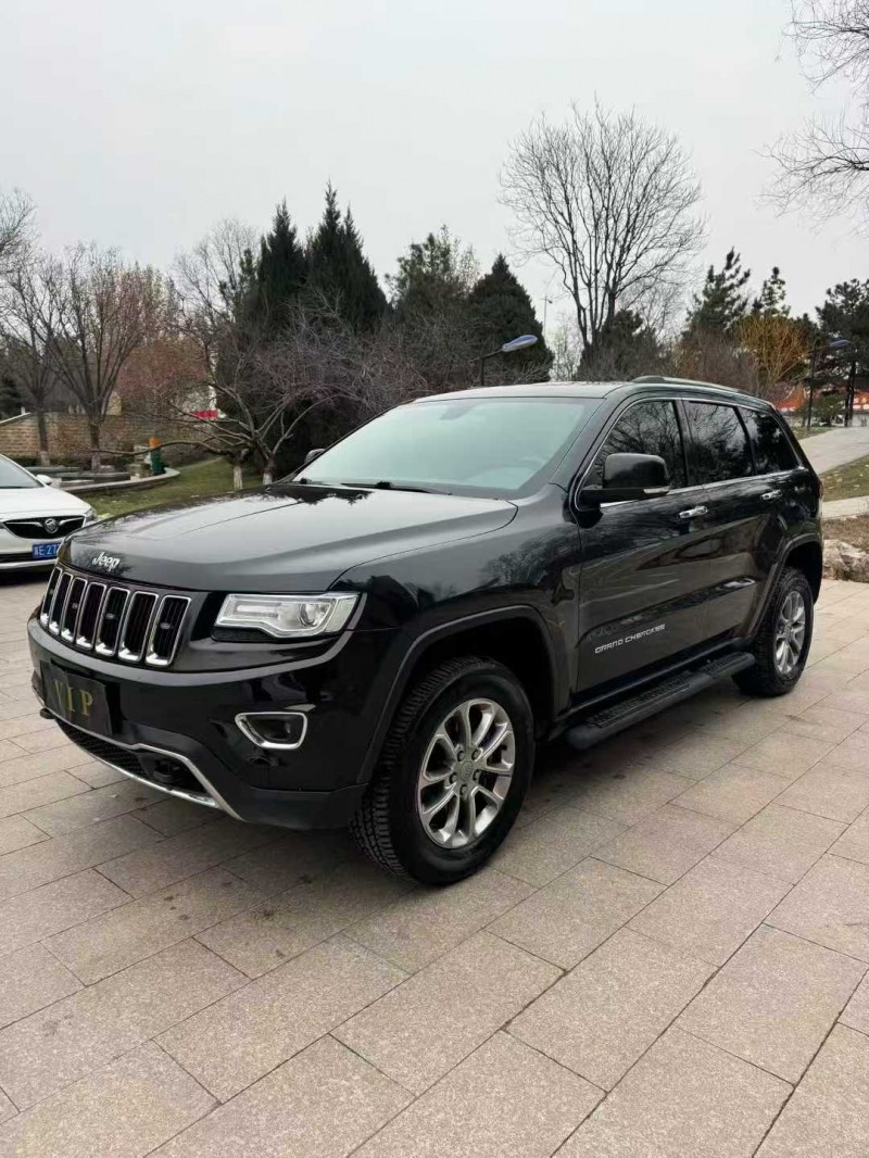 邢台15年Jeep大切诺基2