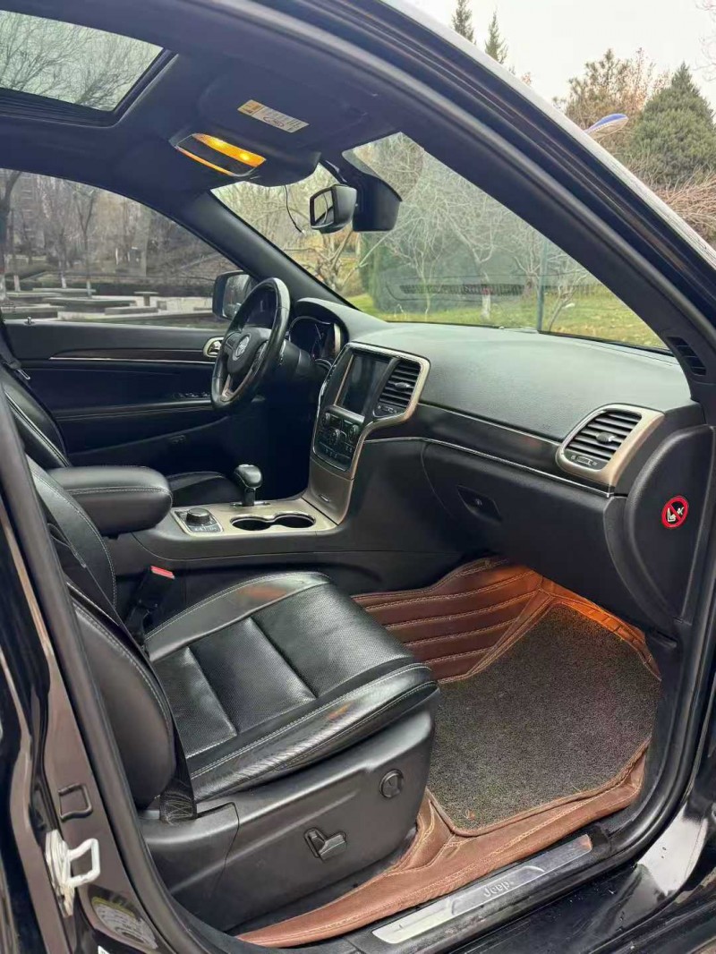 邢台15年Jeep大切诺基8