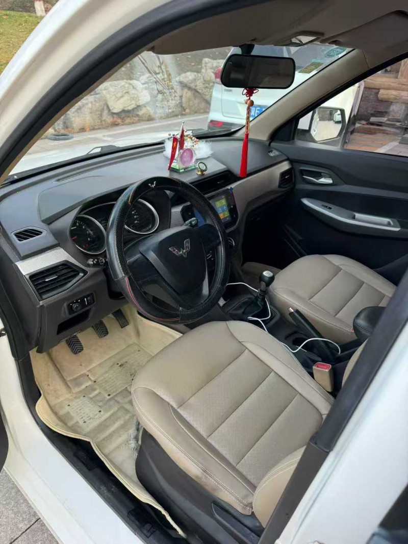 徐州20年五菱汽车宏光4