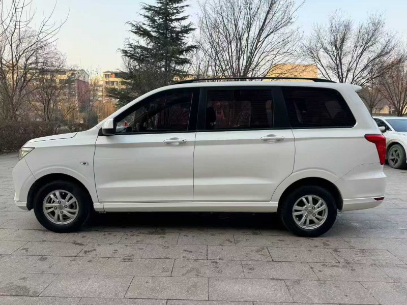 徐州20年五菱汽车宏光5