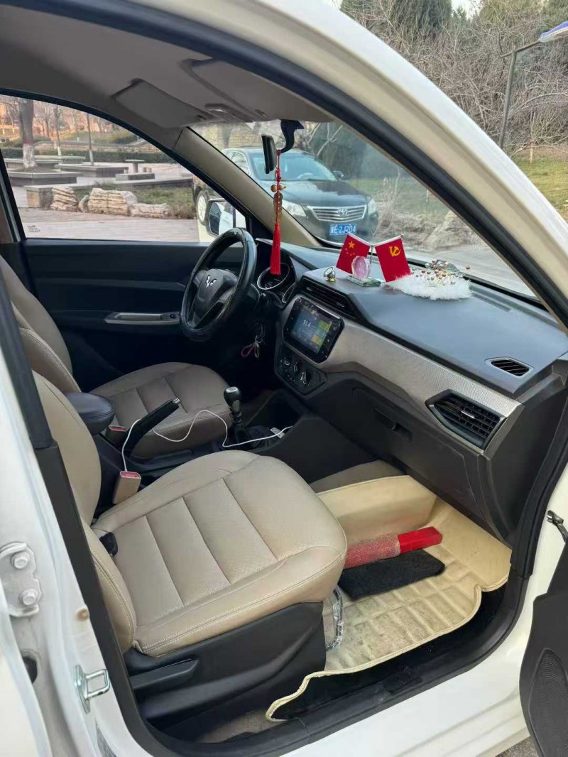 徐州20年五菱汽车宏光8