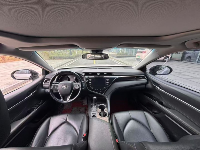 常德19年丰田凯美瑞3