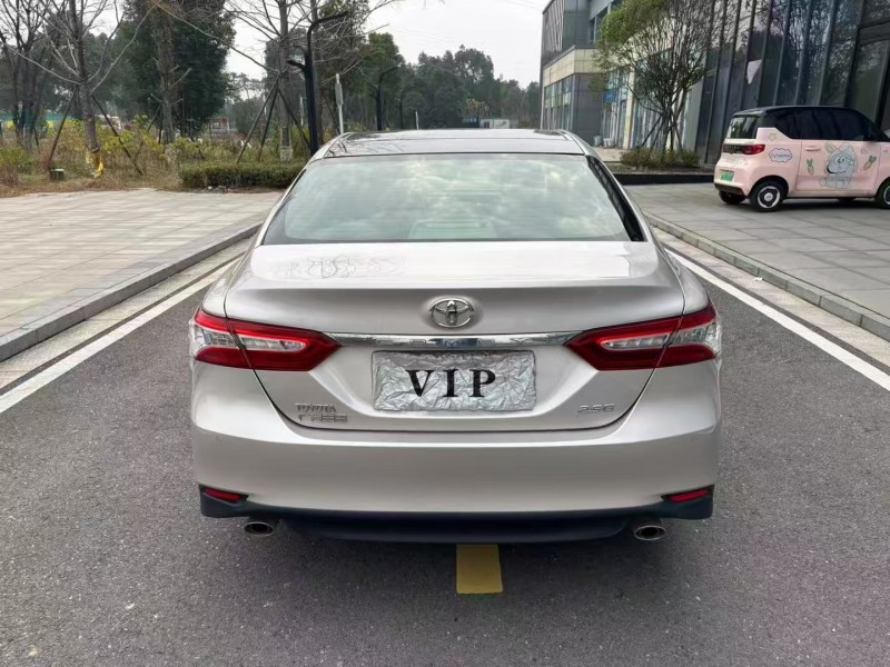 常德19年丰田凯美瑞5