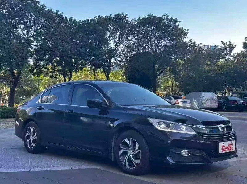 佛山17年本田雅阁2