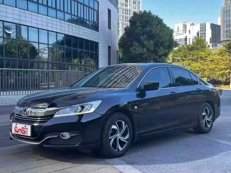 佛山17年本田雅阁3