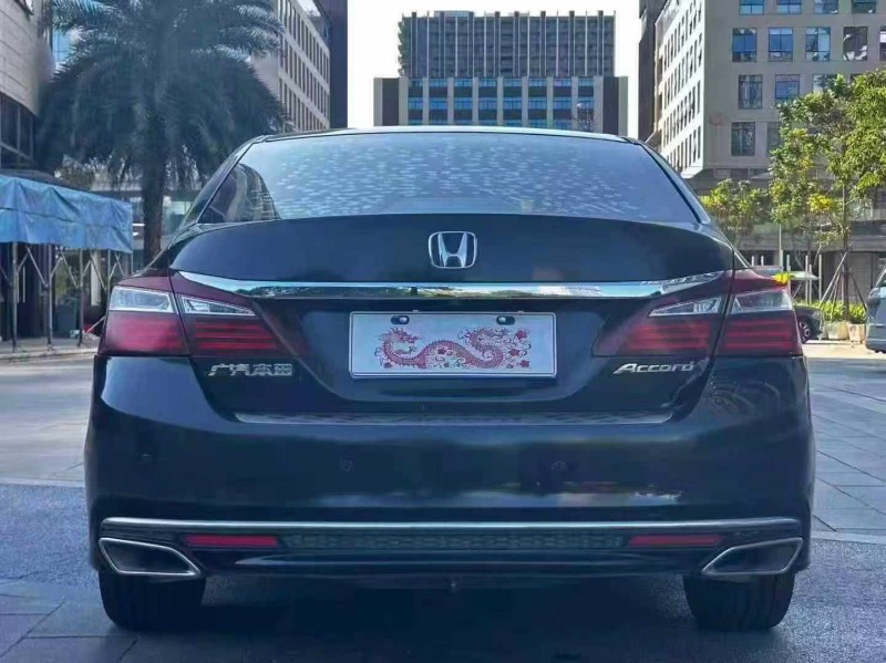 佛山17年本田雅阁9