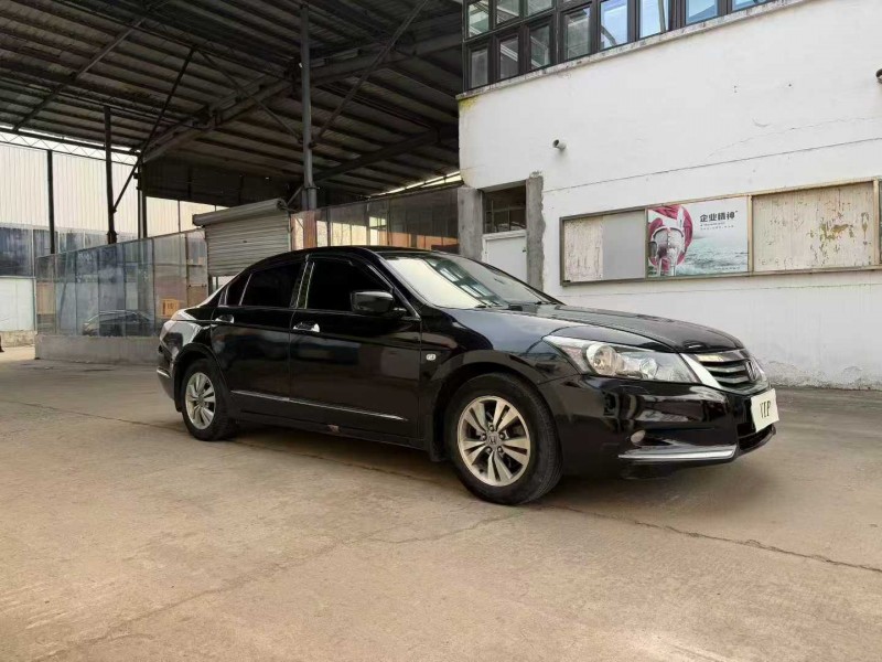 徐州13年本田雅阁3