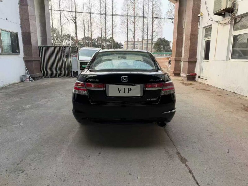 徐州13年本田雅阁9