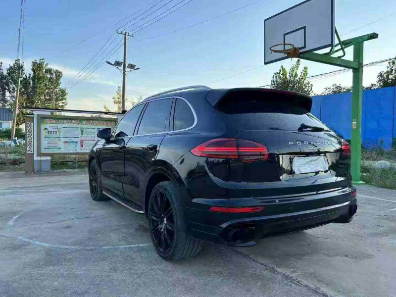 徐州17年保时捷卡宴5