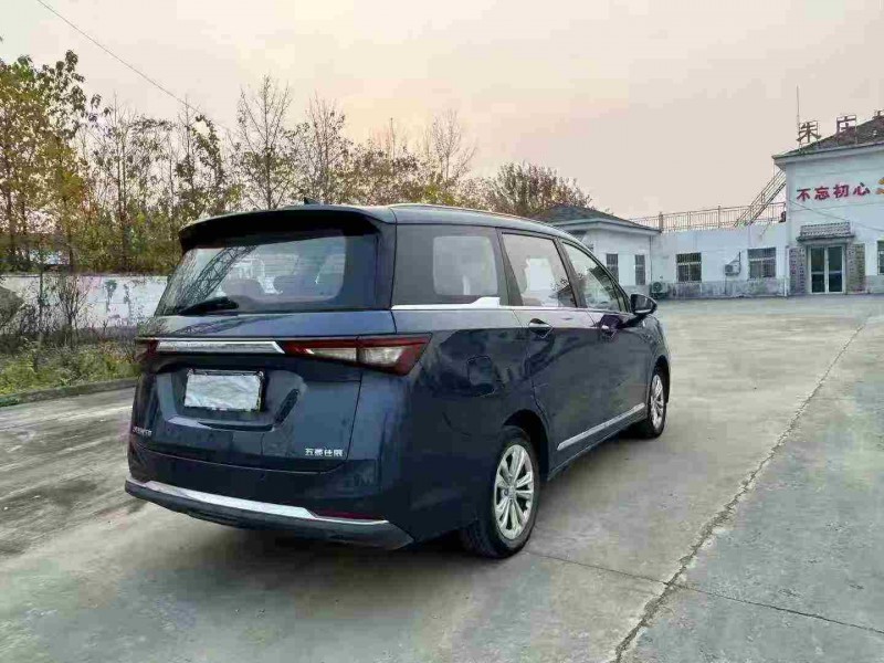徐州23年五菱汽车佳辰4