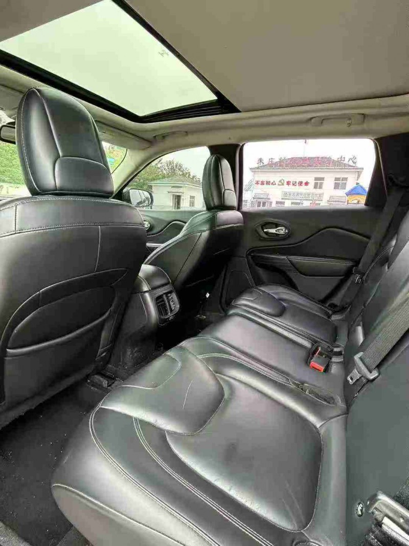 徐州16年Jeep自由光8