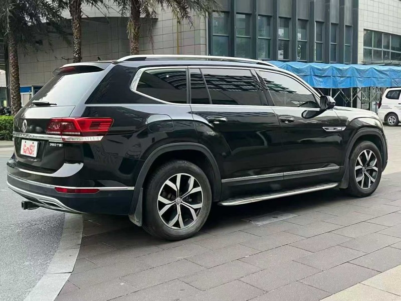 佛山19年大众途昂8