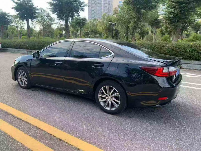 江门16年雷克萨斯ES7