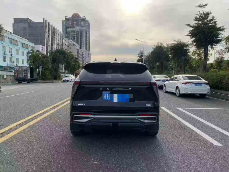 北海22年吉利博越8