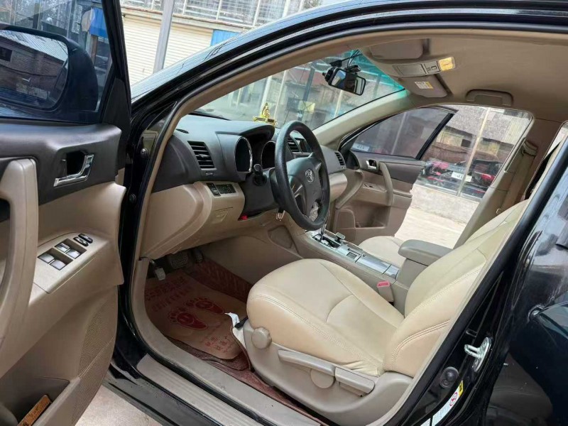 徐州14年丰田汉兰达4